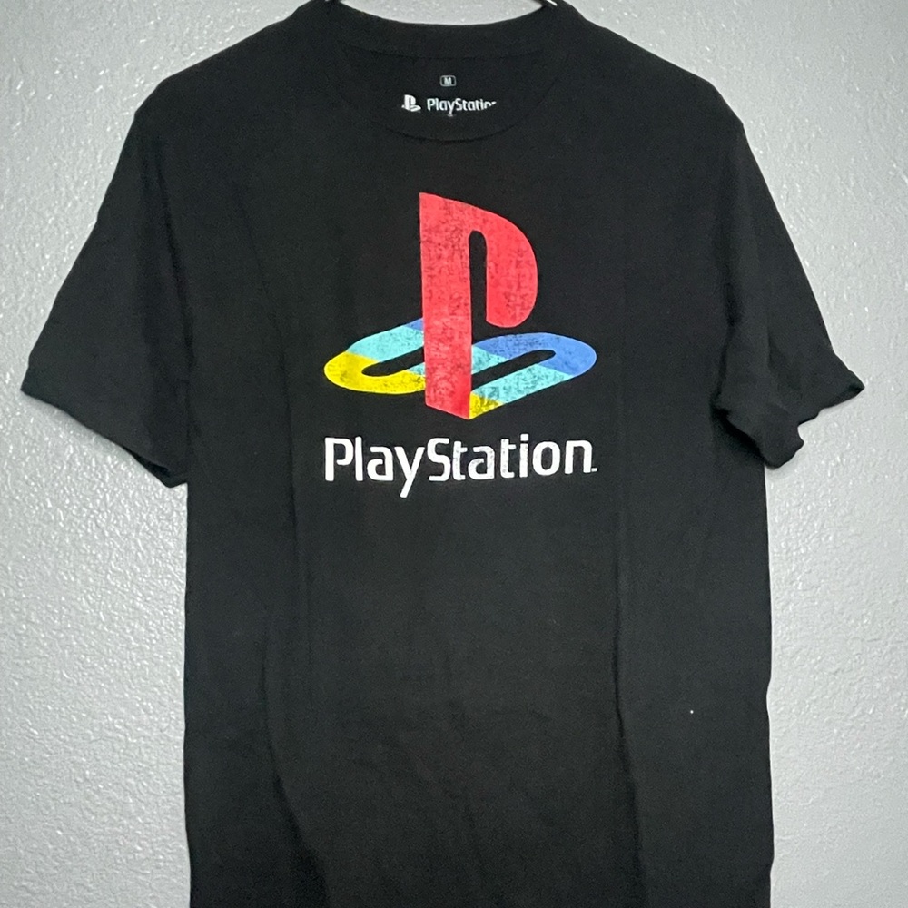 Vintage PlayStation tee shirt.